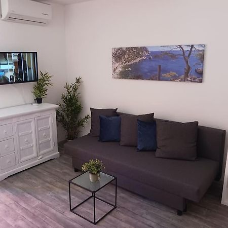 Studio Meuble Bord De Mer Bormes-les-Mimosas Exteriér fotografie